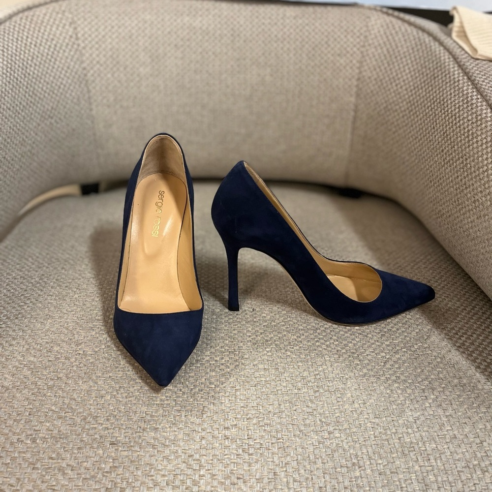Sergio Rossi Navy blue suede pumps 105